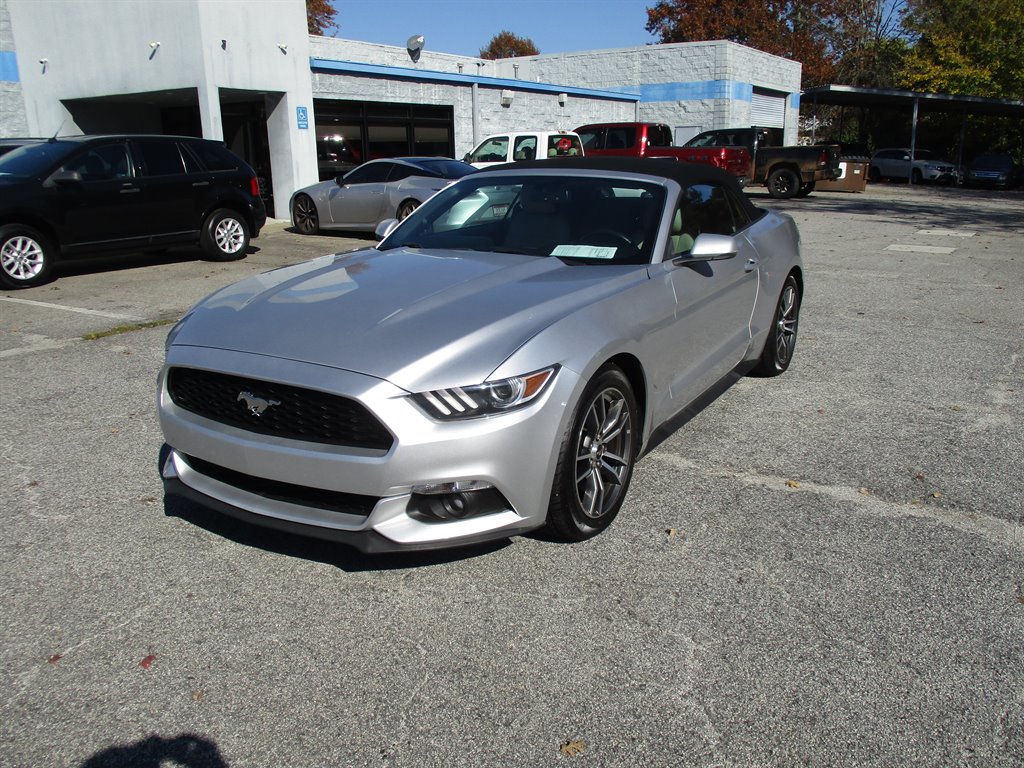 2017 Ford Mustang EcoBoost Convertible Premium's photo